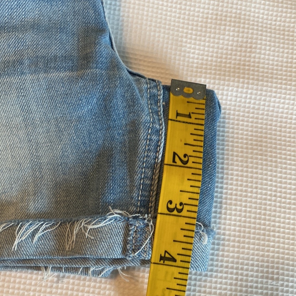 Hollister Midi Jeans Shorts Size 0 W 24 Distressed light wash - Picture 9 of 12